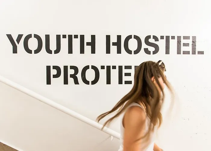 Youth Hostel Proteus Postojna
